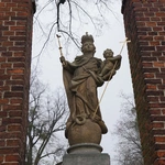 Brzezia Łąka. Dziękczynienie za dar świątyni, z Matką Bożą Różańcową