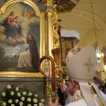 Brzezia Łąka. Dziękczynienie za dar świątyni, z Matką Bożą Różańcową