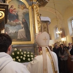 Brzezia Łąka. Dziękczynienie za dar świątyni, z Matką Bożą Różańcową