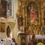 Brzezia Łąka. Dziękczynienie za dar świątyni, z Matką Bożą Różańcową