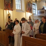 Brzezia Łąka. Dziękczynienie za dar świątyni, z Matką Bożą Różańcową