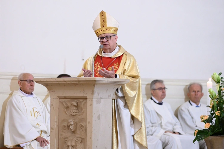 Dziękczynienie za 700 lat kościoła w Dobrzeniu Wielkim