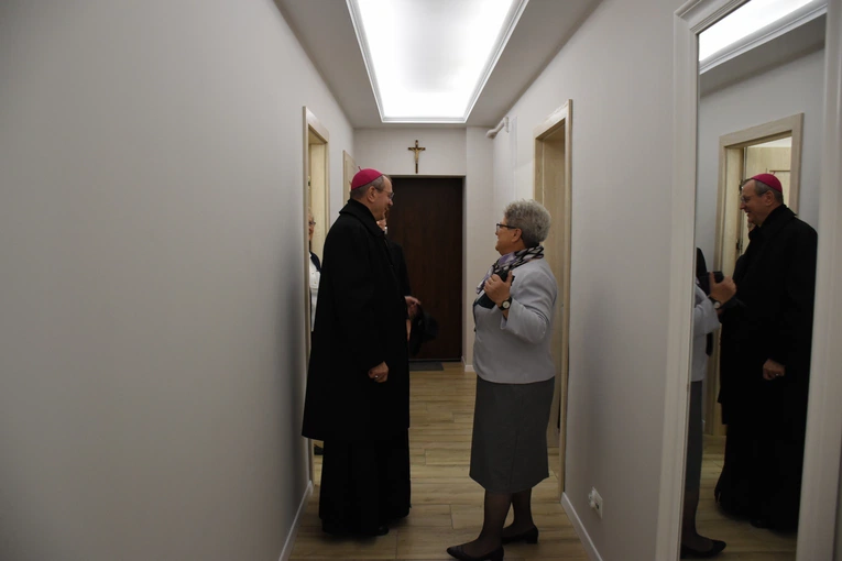 Poświęcenie nowego domu sióstr honoratek