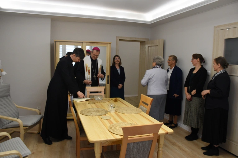 Poświęcenie nowego domu sióstr honoratek