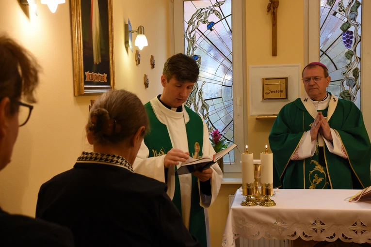 Poświęcenie nowego domu sióstr honoratek