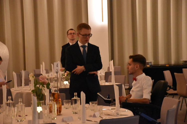 Podniebny bal dla katolickich singli