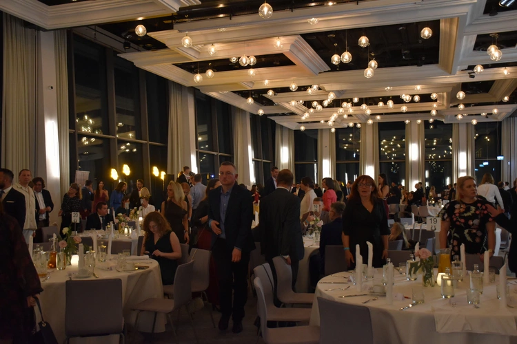 Podniebny bal dla katolickich singli