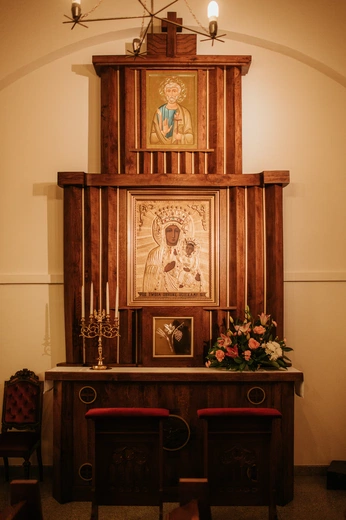 Wprowadzenie relikwii św. Jana Pawła II i poświęcenie odnowionego ołtarza 