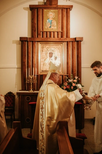 Wprowadzenie relikwii św. Jana Pawła II i poświęcenie odnowionego ołtarza 