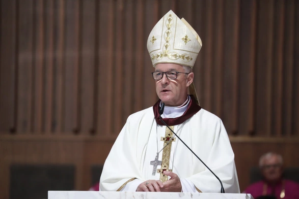 Bp Lechowicz: Lekceważenie narodowych tradycji, to jak odcinanie gałęzi, na której się siedzi