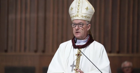 Bp Lechowicz: Lekceważenie narodowych tradycji, to jak odcinanie gałęzi, na której się siedzi
