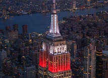 Lewandowski jako pierwszy w historii Polak rozświetlił Empire State Building z okazji Święta Niepodległości