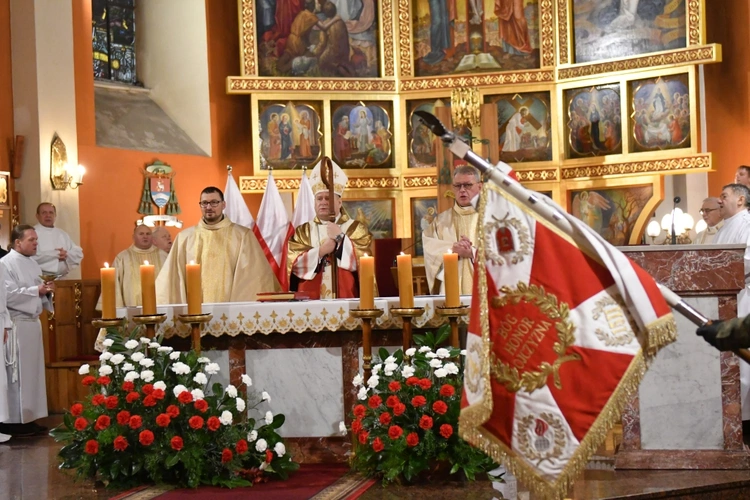 Msza św. za ojczyznę w zielonogórskiej konkatedrze