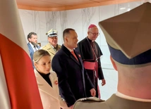 Prezydent RP złożył kwiaty w Panteonie Wielkich Polaków