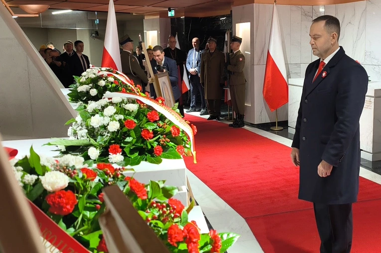 Prezydent RP złożył kwiaty w Panteonie Wielkich Polaków