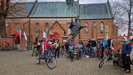 W kościelnej ławce i na rowerze