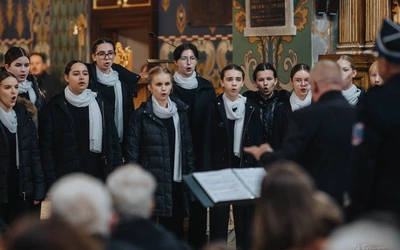 Puellae Orantes dla Niepodległej w Szczucinie