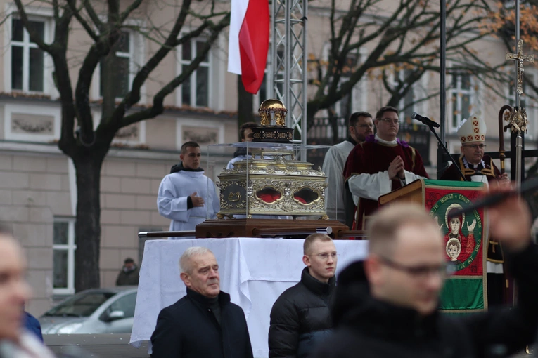 Obchody patronalne diecezji. Procesja z relikwiami św. Wiktorii 