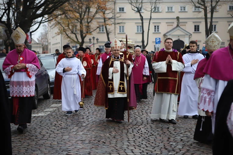 Obchody patronalne diecezji. Procesja z relikwiami św. Wiktorii 