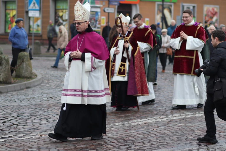Obchody patronalne diecezji. Procesja z relikwiami św. Wiktorii 