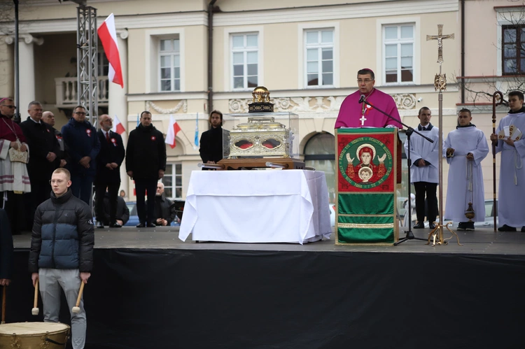 Obchody patronalne diecezji. Procesja z relikwiami św. Wiktorii 