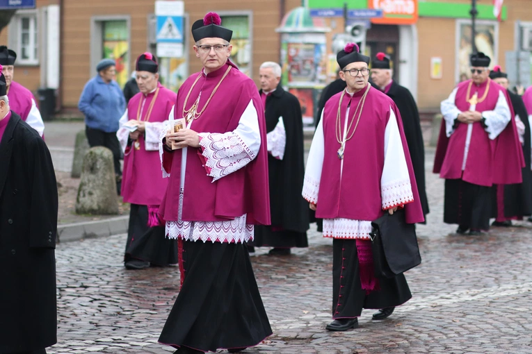 Obchody patronalne diecezji. Procesja z relikwiami św. Wiktorii 