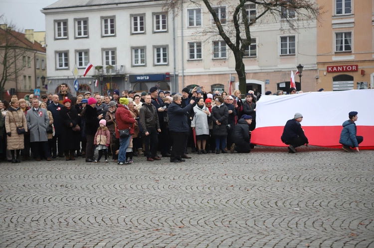 Obchody patronalne diecezji. Procesja z relikwiami św. Wiktorii 