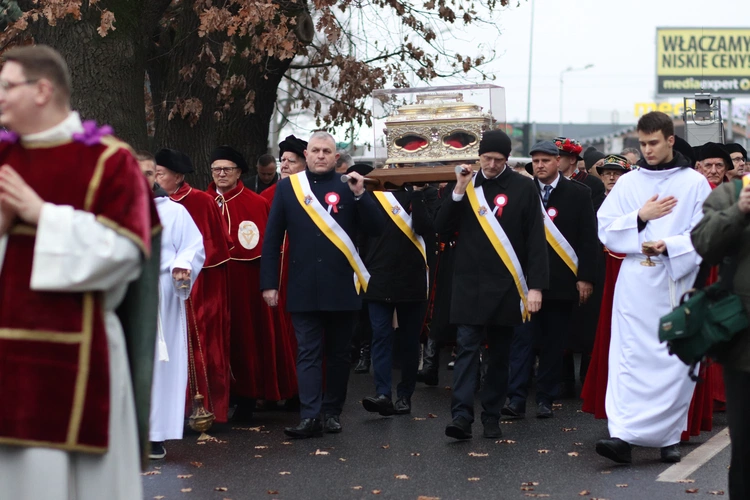 Obchody patronalne diecezji. Procesja z relikwiami św. Wiktorii 