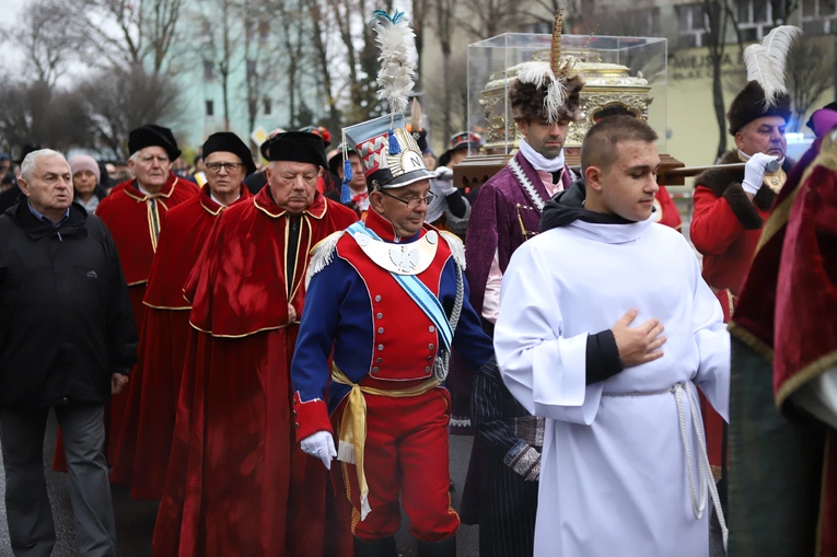 Obchody patronalne diecezji. Procesja z relikwiami św. Wiktorii 