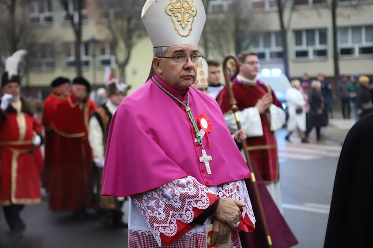 Obchody patronalne diecezji. Procesja z relikwiami św. Wiktorii 