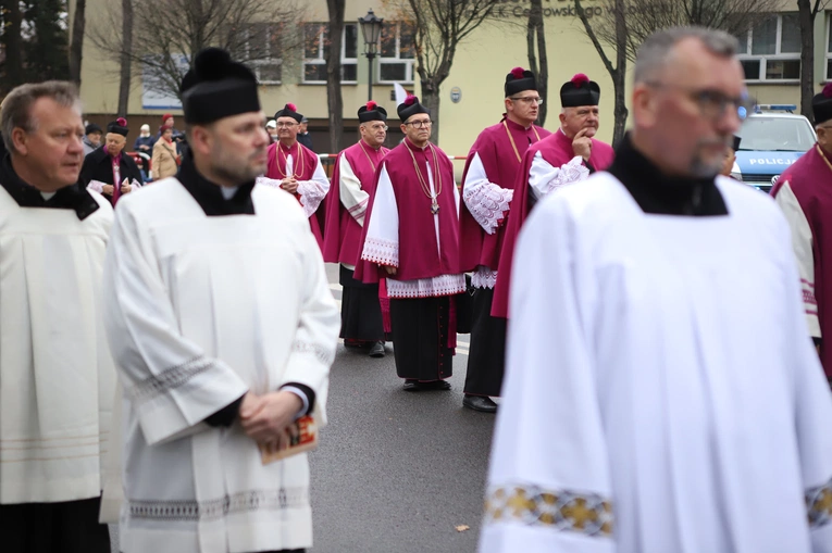 Obchody patronalne diecezji. Procesja z relikwiami św. Wiktorii 
