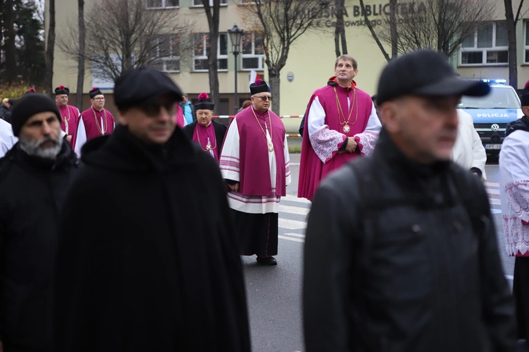 Obchody patronalne diecezji. Procesja z relikwiami św. Wiktorii 