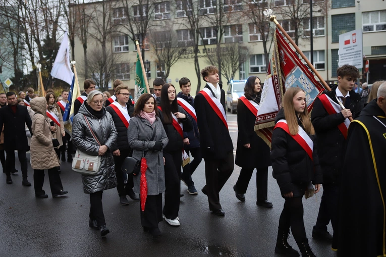 Obchody patronalne diecezji. Procesja z relikwiami św. Wiktorii 