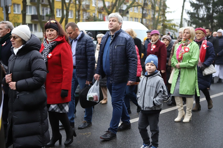 Obchody patronalne diecezji. Procesja z relikwiami św. Wiktorii 