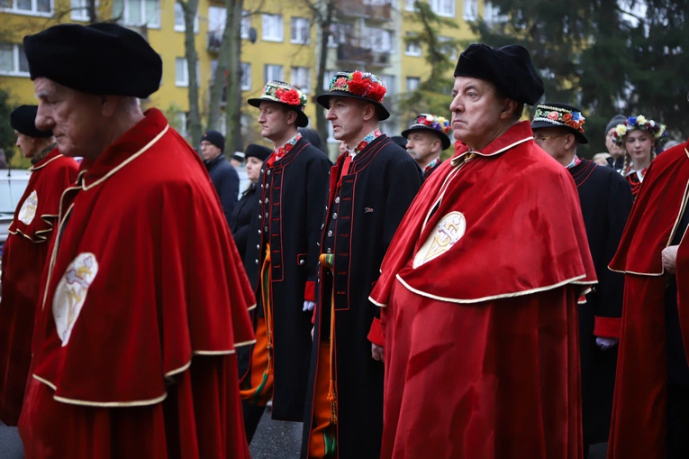 Obchody patronalne diecezji. Procesja z relikwiami św. Wiktorii 