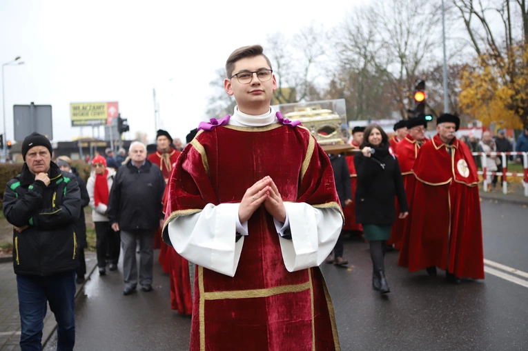 Obchody patronalne diecezji. Procesja z relikwiami św. Wiktorii 