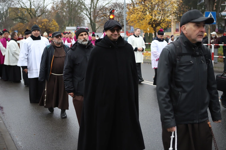 Obchody patronalne diecezji. Procesja z relikwiami św. Wiktorii 