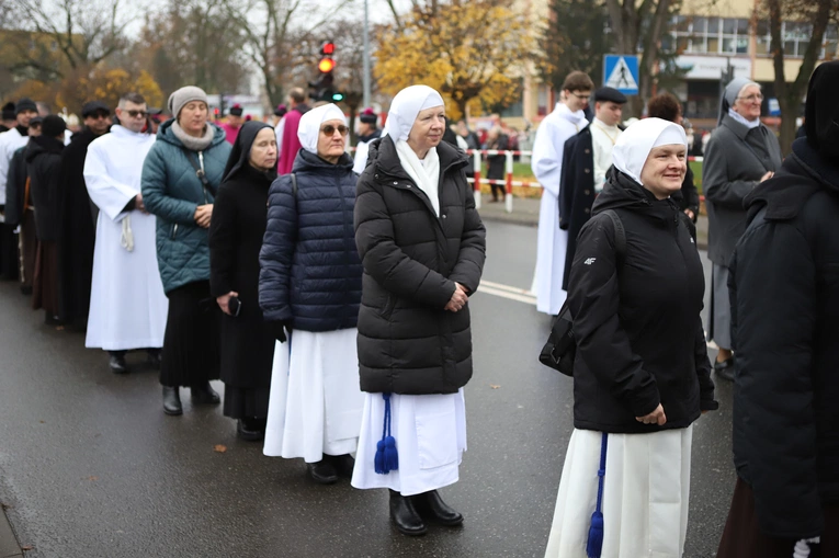 Obchody patronalne diecezji. Procesja z relikwiami św. Wiktorii 