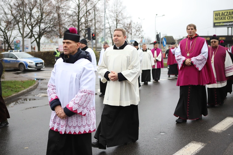 Obchody patronalne diecezji. Procesja z relikwiami św. Wiktorii 