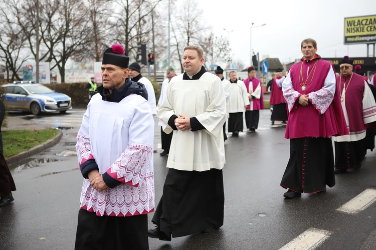 Obchody patronalne diecezji. Procesja z relikwiami św. Wiktorii 