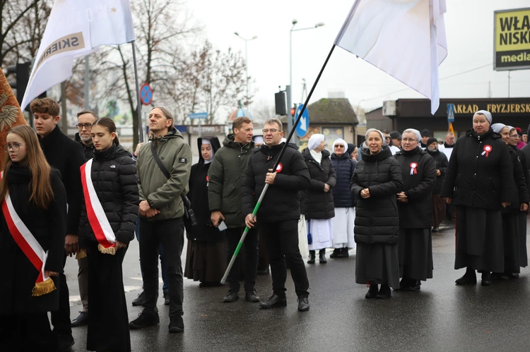 Obchody patronalne diecezji. Procesja z relikwiami św. Wiktorii 