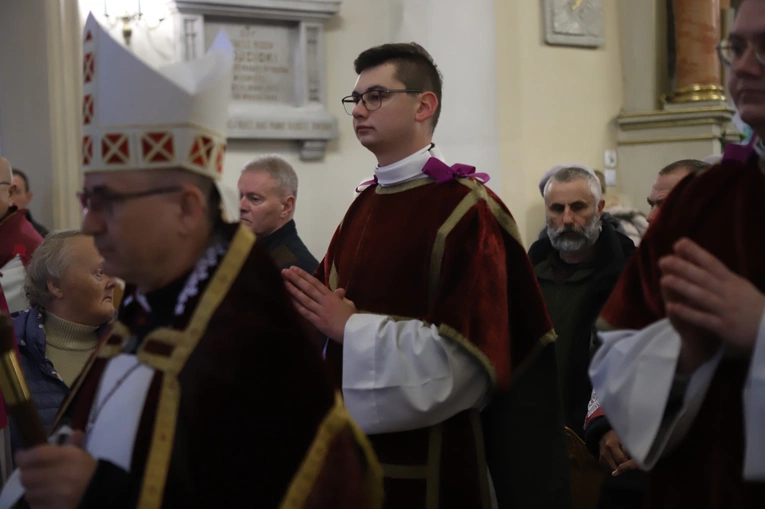 Obchody patronalne diecezji. Procesja z relikwiami św. Wiktorii 