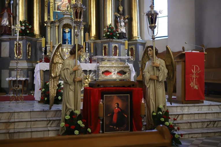 Obchody patronalne diecezji. Procesja z relikwiami św. Wiktorii 