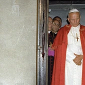 11.11.1980. Archiwalne nagranie z prywatnej kaplicy Jana Pawła II