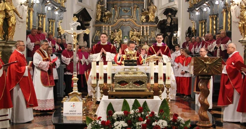 Skarb w naczyniach glinianych