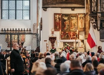 Abp Wojda: Niech Polska będzie ziemią ludzi wolnych w prawdzie, mocnych w wierze i wielkich w miłości