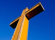 Zbudować krzyż o wysokości 738 m?! Watykan krytycznie o domniemanych objawieniach w Dozulé