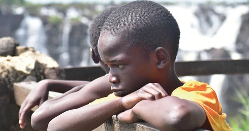 Na ulicy nie ma praw dziecka. Polski misjonarz pomaga dzieciom ulicy w Zambii