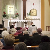  Nauki, które odbywały się w kaplicy Miłosierdzia Bożego poprzedzała modlitwa przed Najświętszym Sakramentem.