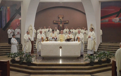 Eucharystia była dziękczynieniem za minione ćwierć wieku.